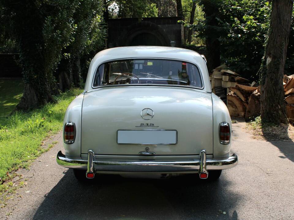 Image 3/52 of Mercedes-Benz 219 (1959)