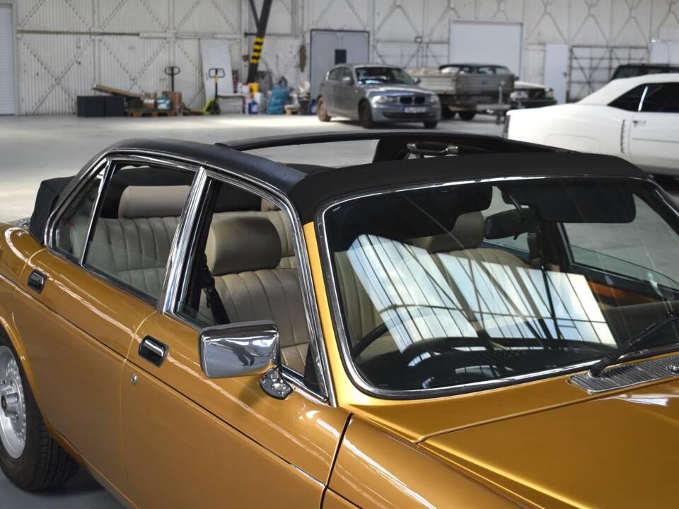 Image 9/47 of Daimler Sovereign 4.2 (1982)