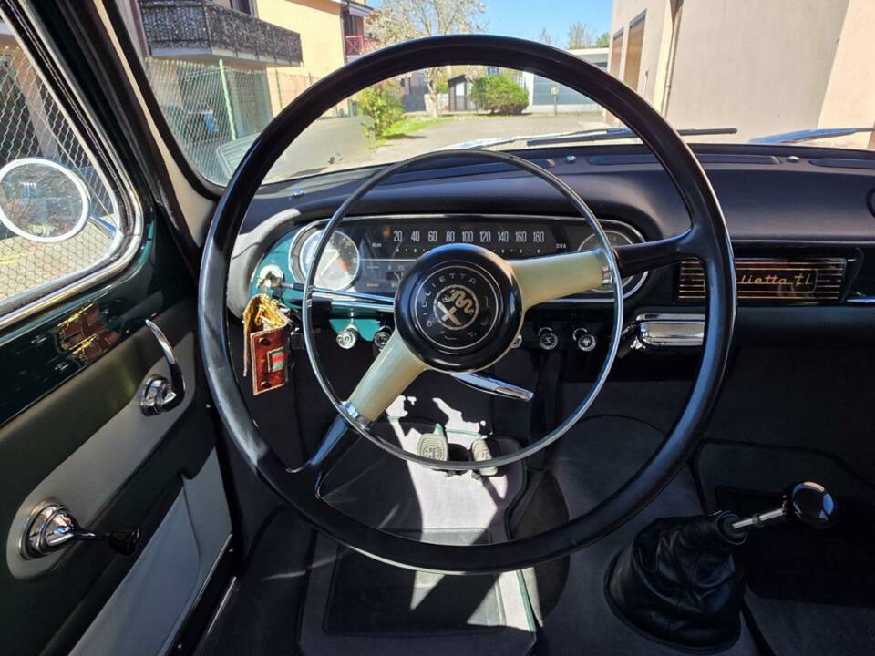 Image 11/50 of Alfa Romeo Giulietta TI (1963)