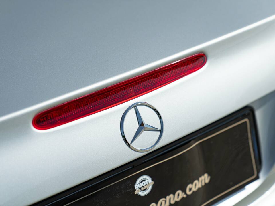 Image 15/50 of Mercedes-Benz SL 350 (2005)