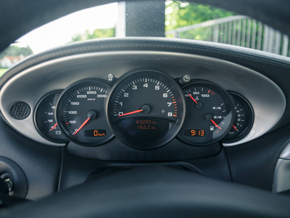 Image 33/51 of Porsche 911 GT2 (2001)