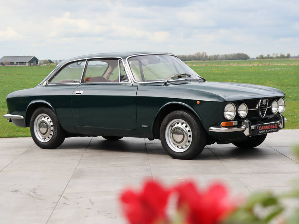Image 34/50 of Alfa Romeo 1750 GT Veloce (1971)