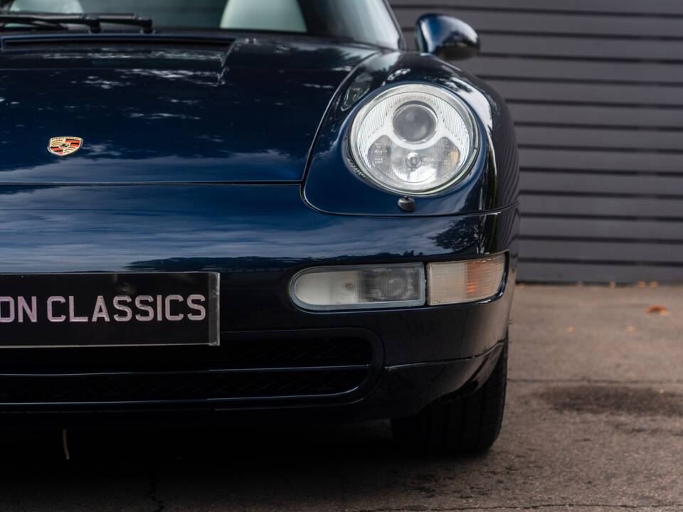 Image 16/68 of Porsche 911 Carrera (1997)