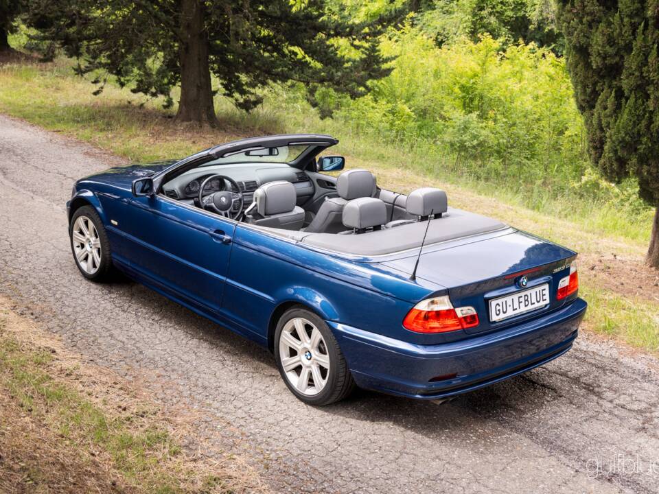 Image 2/56 of BMW 323Ci (2000)