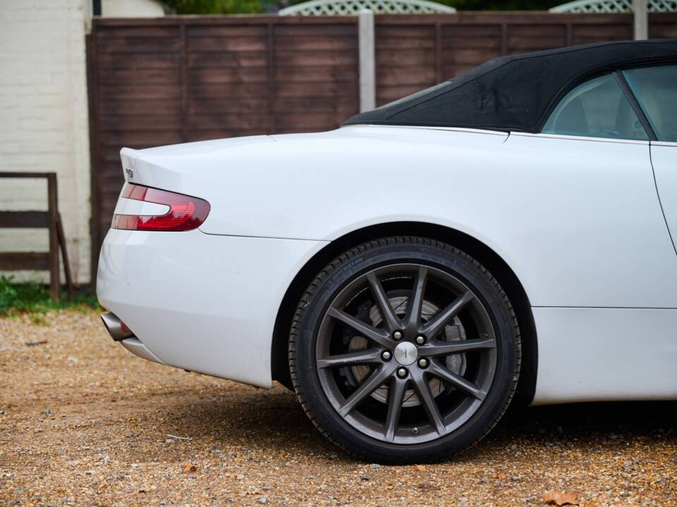 Image 31/50 of Aston Martin DB 9 Volante (2009)