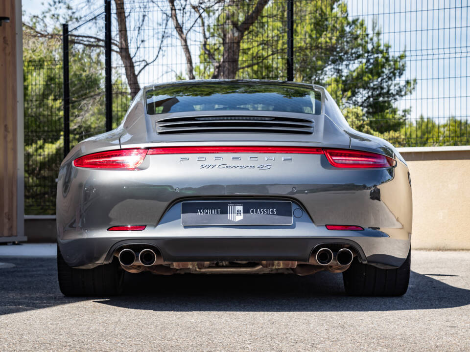 Image 12/50 of Porsche 911 Carrera 4S (2013)
