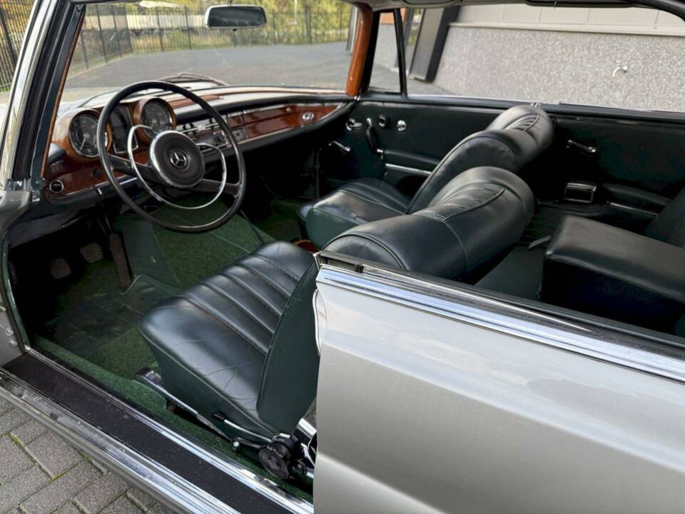 Bild 20/36 von Mercedes-Benz 250 SE (1966)