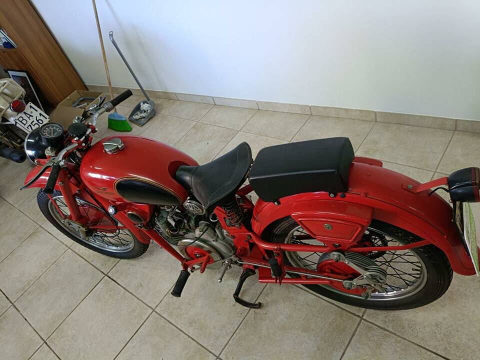 Afbeelding 19/39 van Moto Guzzi DUMMY (1950)