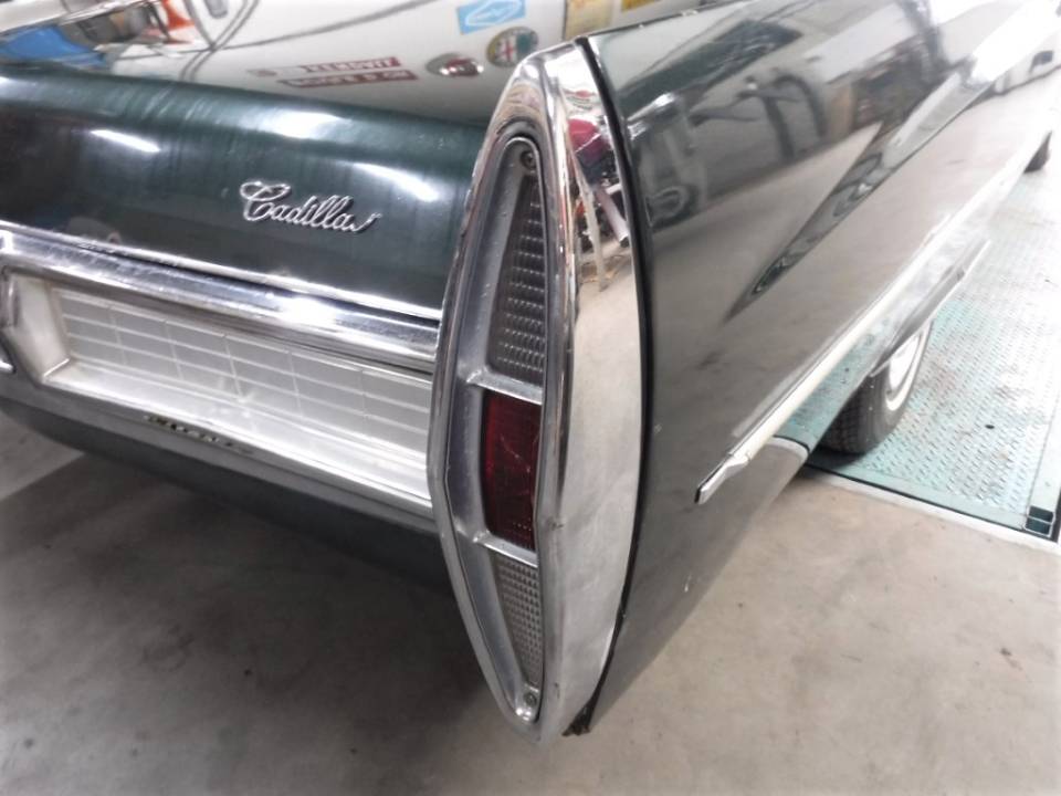 Afbeelding 39/50 van Cadillac DeVille Convertible (1967)