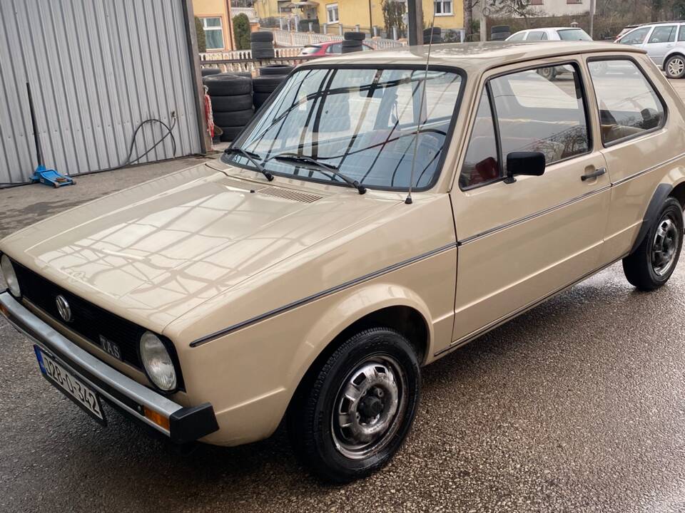 Imagen 1/12 de Volkswagen Golf Mk I 1.1 (1977)