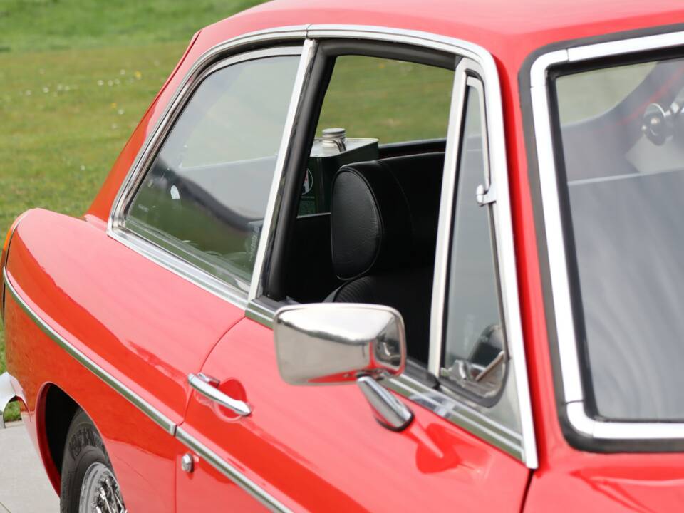 Image 46/50 of MG MGB GT (1974)