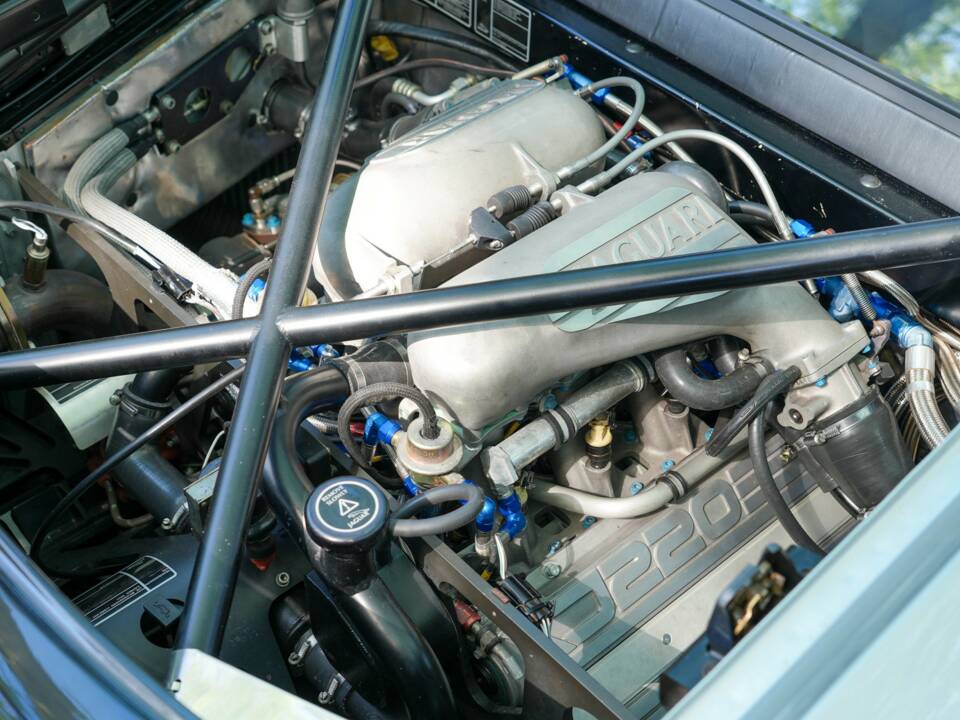 Bild 33/50 von Jaguar XJ 220 (1993)