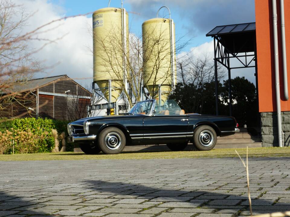 Image 28/29 of Mercedes-Benz 230 SL (1965)