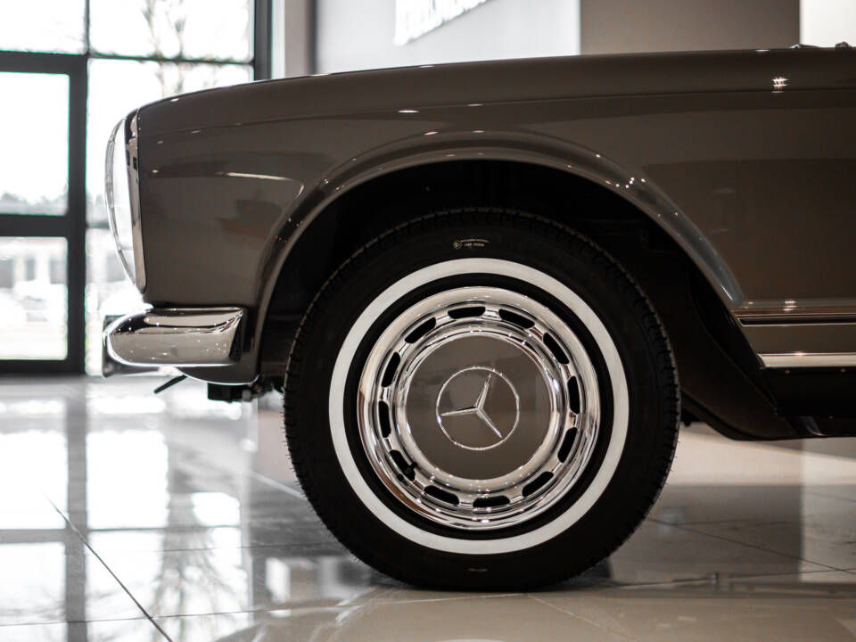 Image 7/21 of Mercedes-Benz 280 SL (1969)