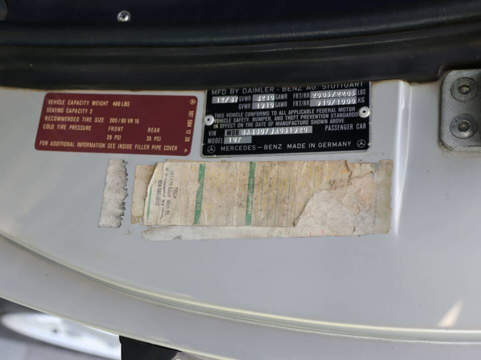 Image 9/50 de Mercedes-Benz 560 SL (1988)