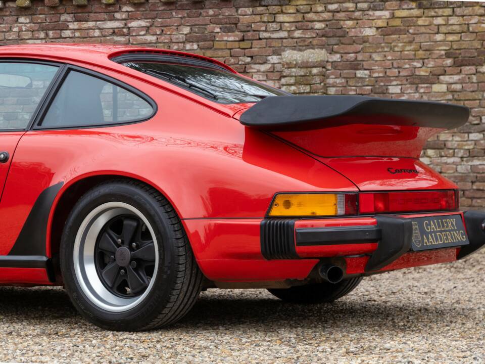 Bild 31/50 von Porsche 911 Carrera 3.2 (1988)