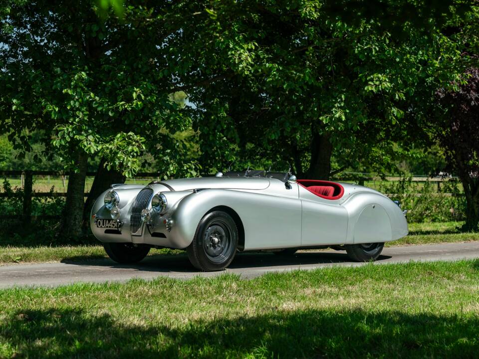 Image 9/50 of Jaguar XK 120 OTS (1951)