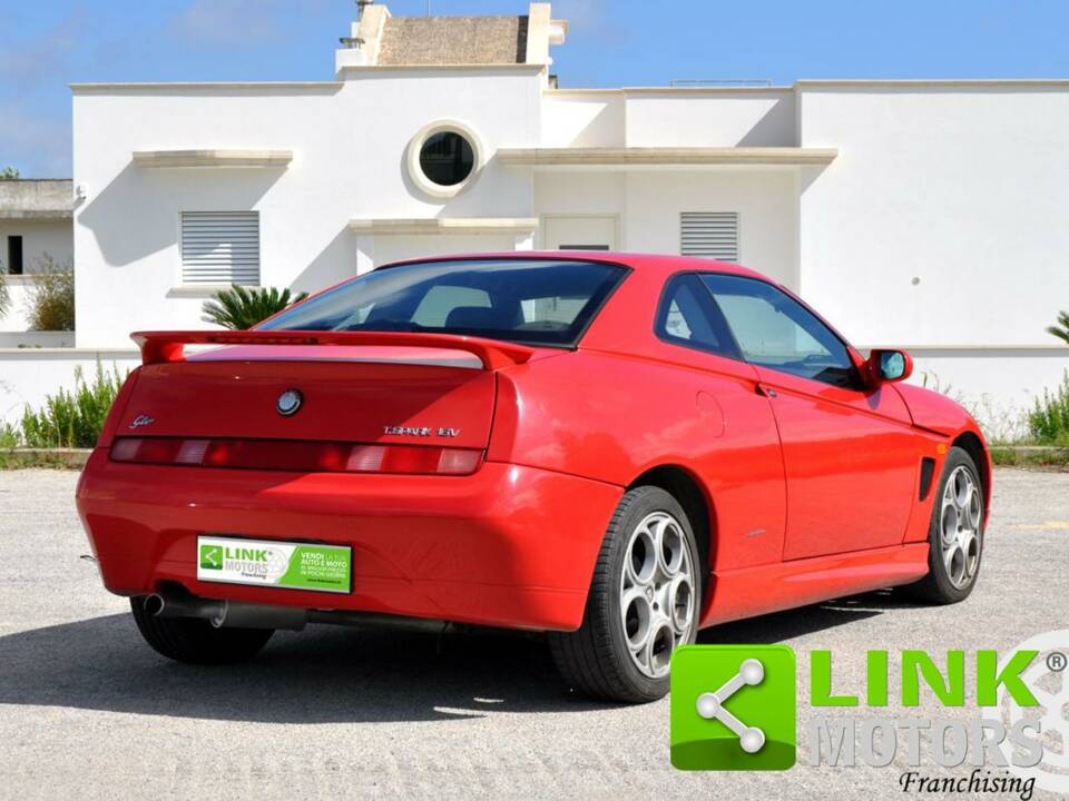 Imagen 5/10 de Alfa Romeo GTV 2.0 Twin Spark (1996)