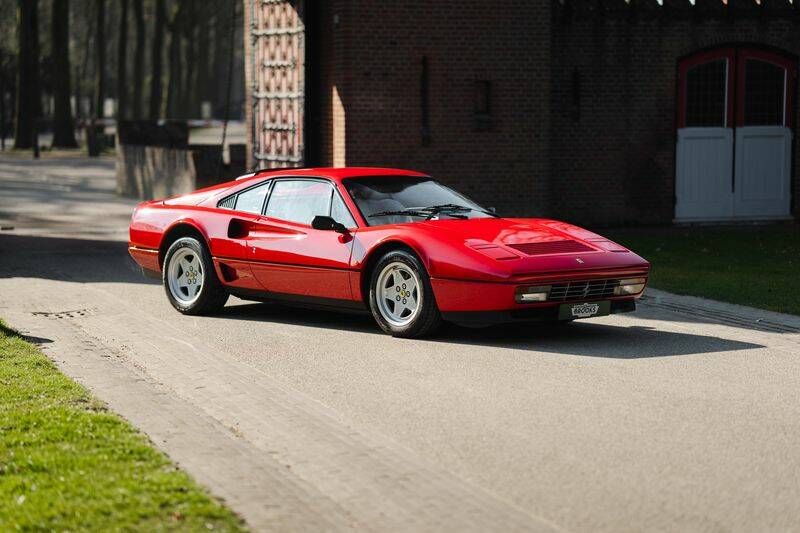 Image 5/33 of Ferrari 208 GTB Turbo (1987)