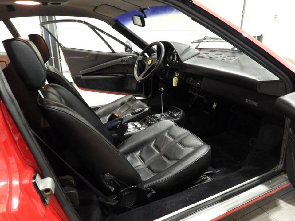 Bild 9/15 von Ferrari 308 GTBi Quattrovalvole (1982)
