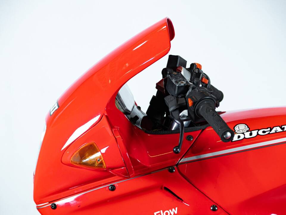 Image 22/50 of Ducati 750 Paso (1987)