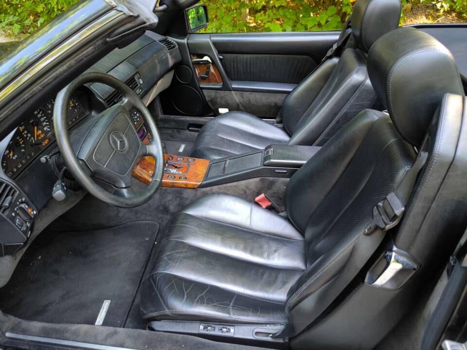 Image 19/38 of Mercedes-Benz SL 320 (1994)