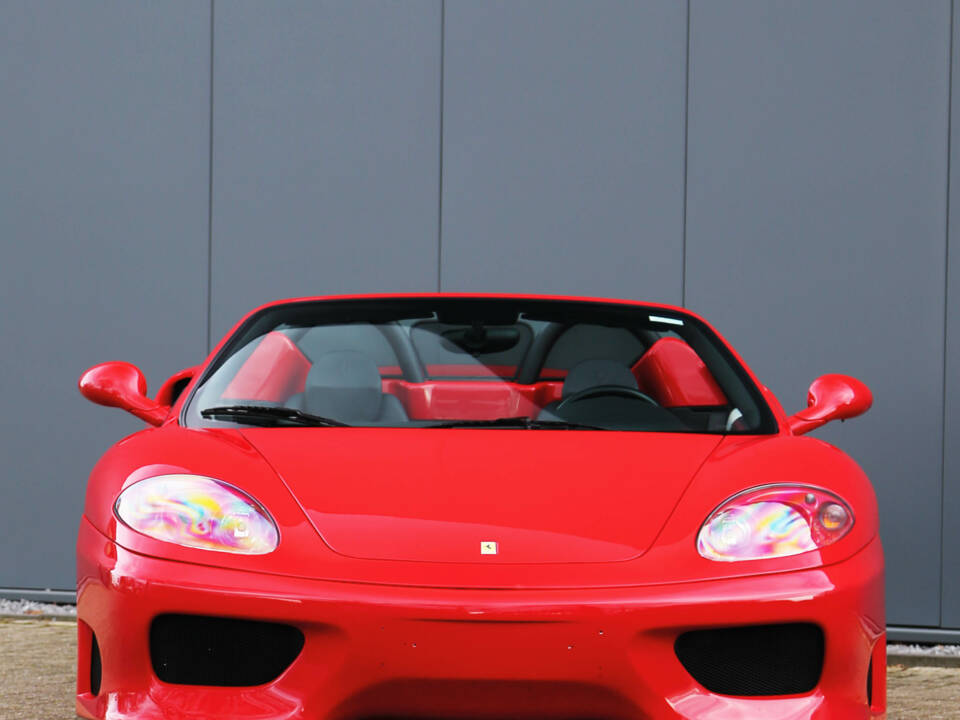 Image 15/57 de Ferrari F 360 Spider (2001)