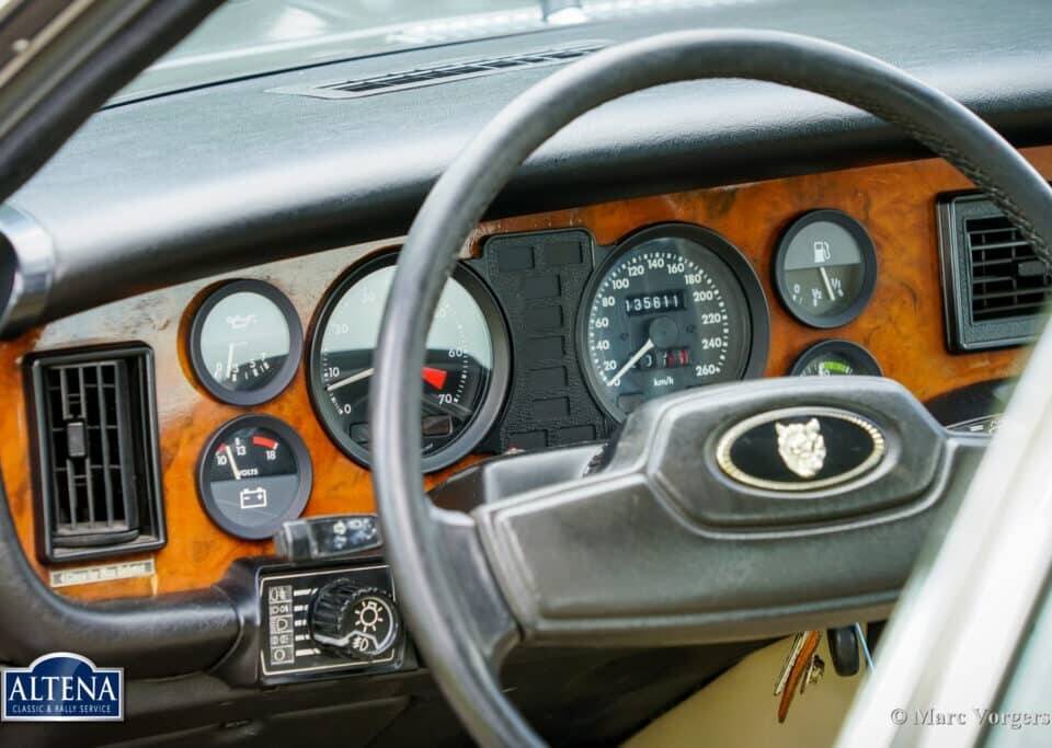 Image 36/57 de Jaguar XJ 12 (1986)