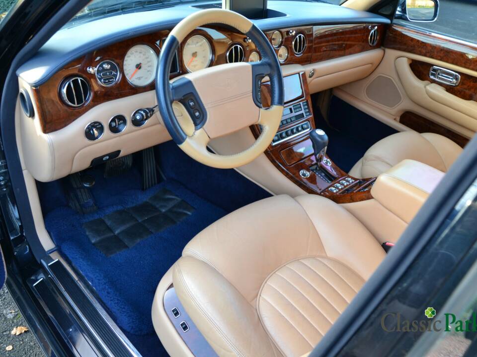 Bild 20/50 von Bentley Arnage Red Label (2002)