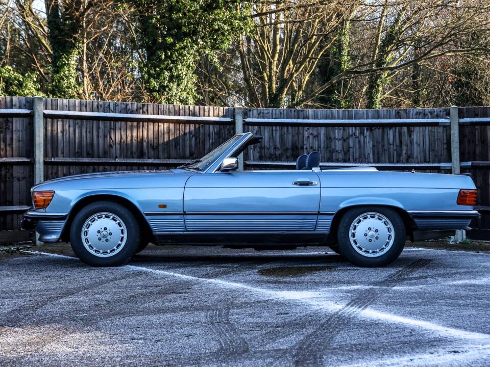 Image 2/19 of Mercedes-Benz 300 SL (1987)
