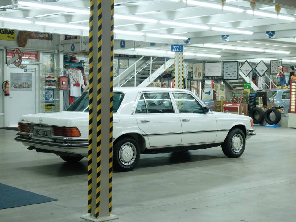 Image 11/50 de Mercedes-Benz 280 SEL (1978)