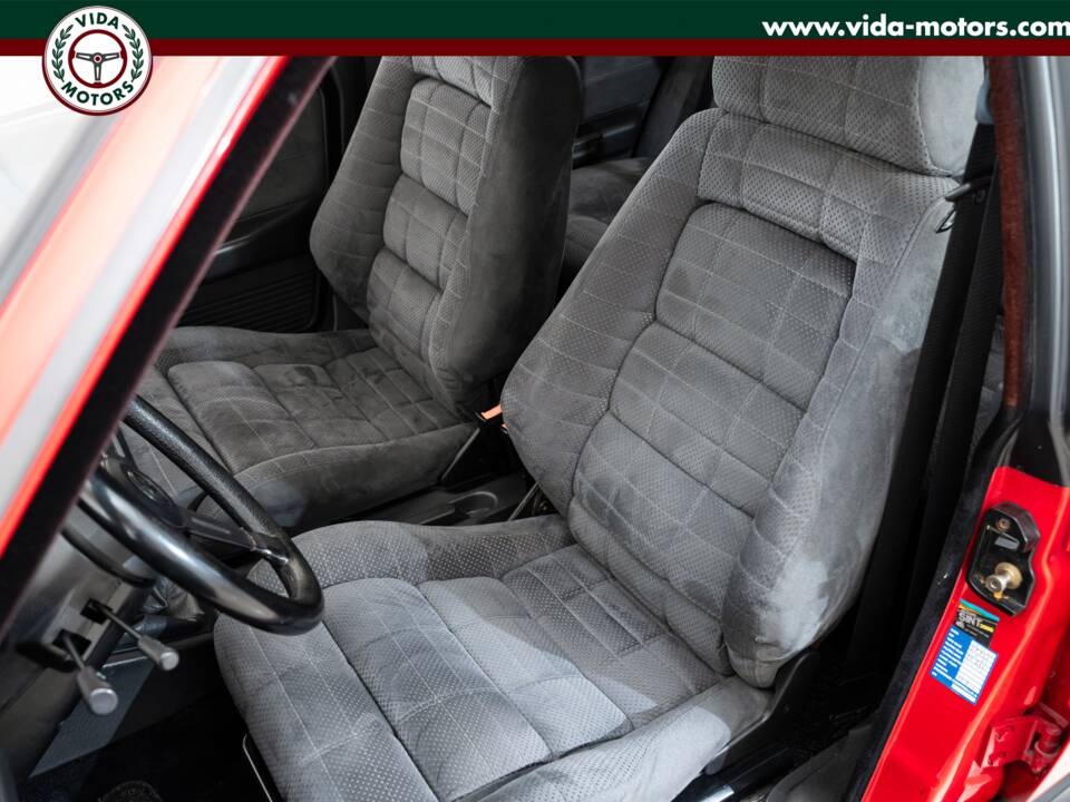 Image 11/15 de Lancia Delta 1.6 HF (1991)