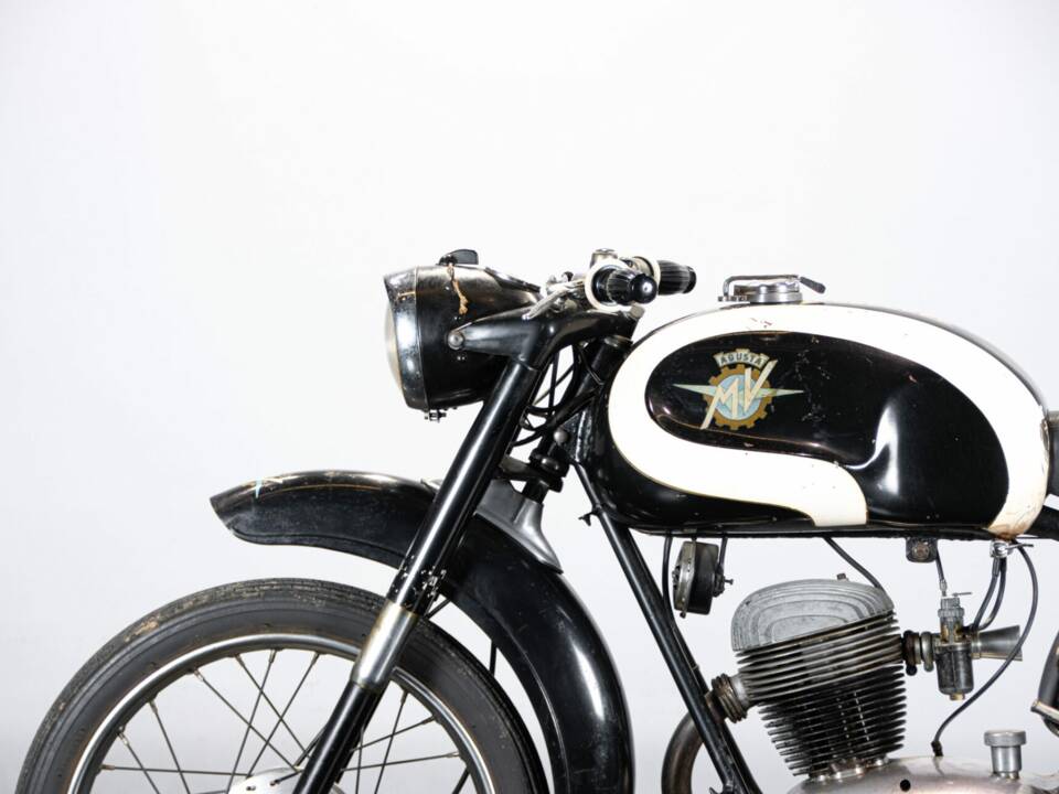 Immagine 28/50 di MV Agusta 125 TR (1958)