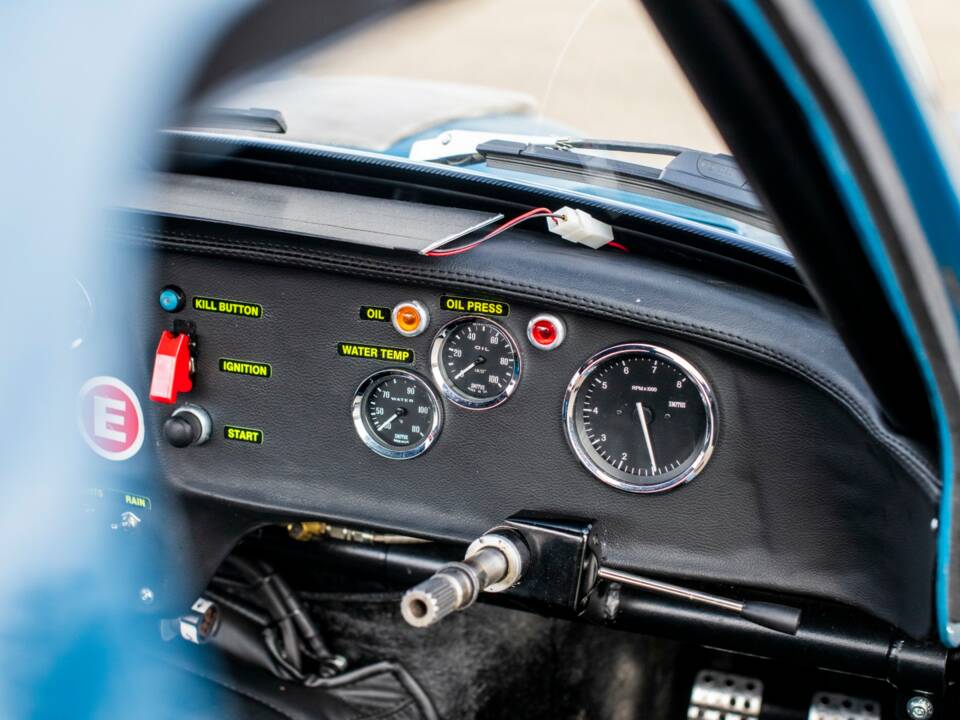 Image 11/18 of TVR Griffith 400 (1965)