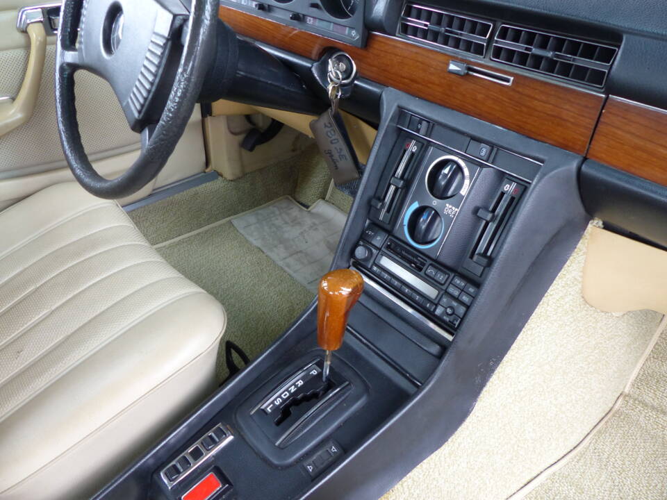 Imagen 16/23 de Mercedes-Benz 280 SE (1976)