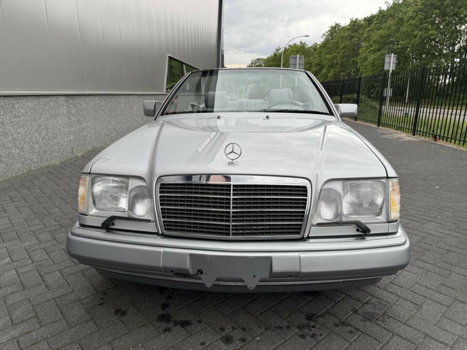 Bild 6/50 von Mercedes-Benz E 320 (1995)