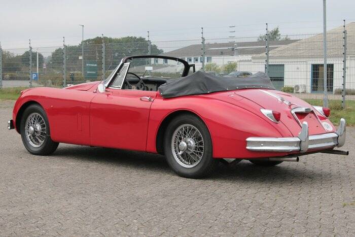 Image 3/7 de Jaguar XK 150 SE DHC (1958)