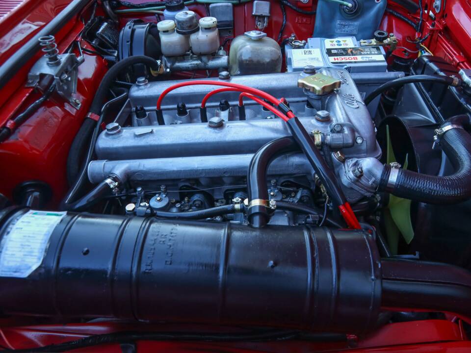 Imagen 18/50 de Alfa Romeo 2000 GT Veloce (1972)