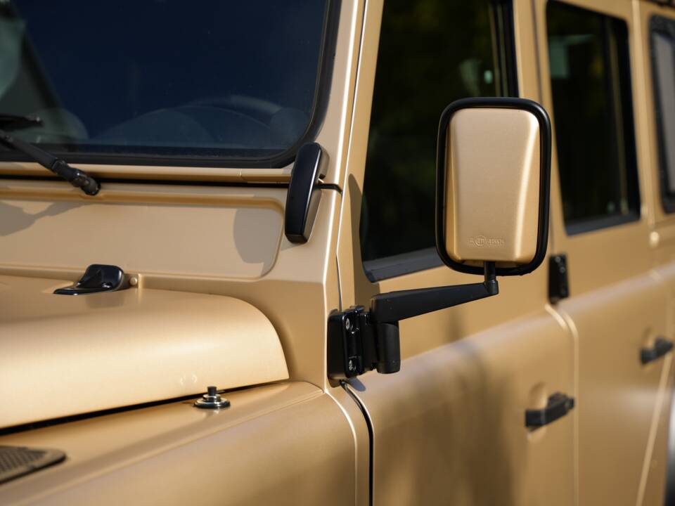 Bild 12/58 von Land Rover Defender 110 (2013)