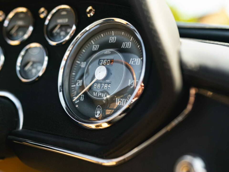 Afbeelding 18/30 van Maserati Mistral 3700 Spyder (1966)