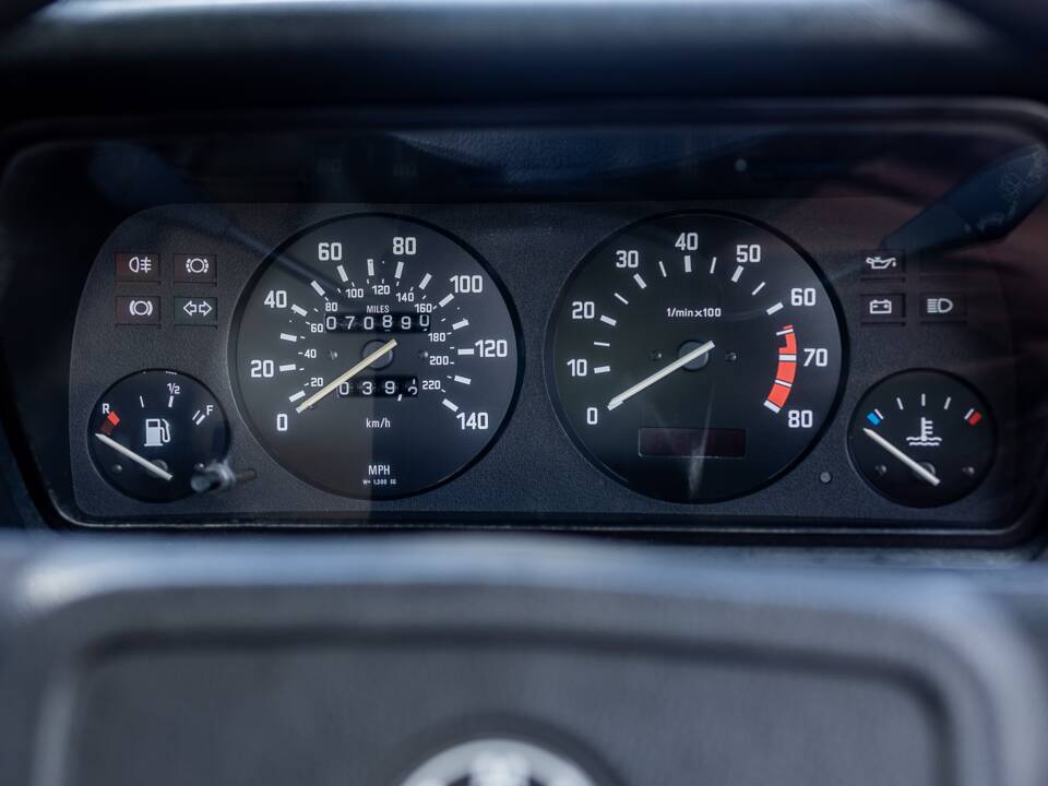 Image 37/48 of BMW 320/6 (1980)