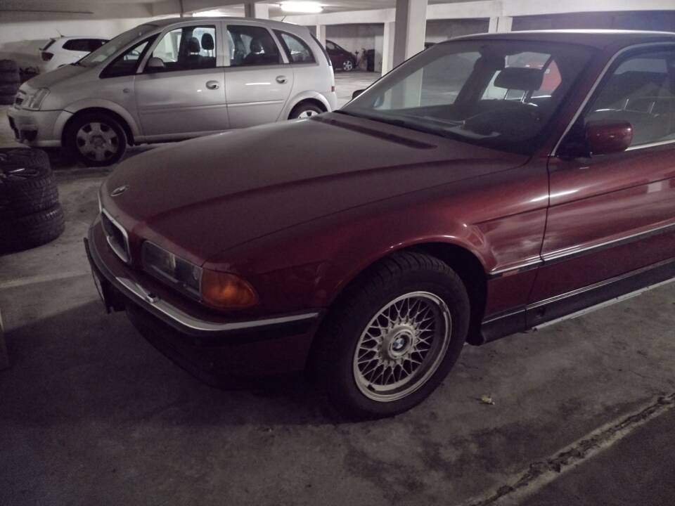 Image 2/4 of BMW 750i (1995)