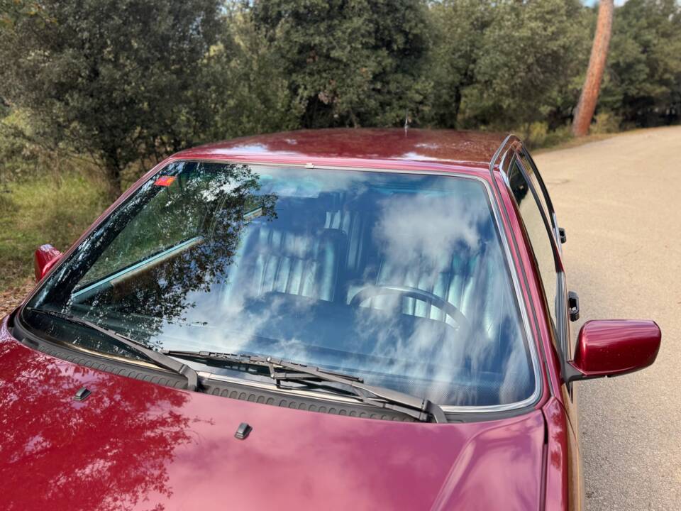 Bild 13/55 von Lancia Thema 8.32 (1991)