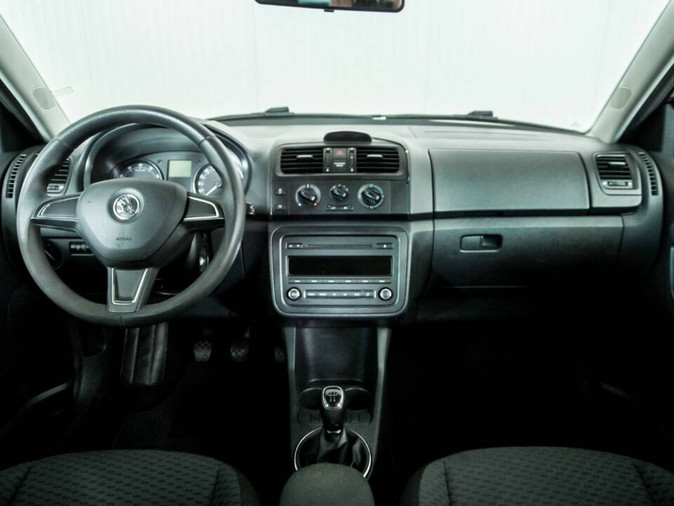 Imagen 7/50 de Skoda Fabia 1.2 TSI Combi (2014)