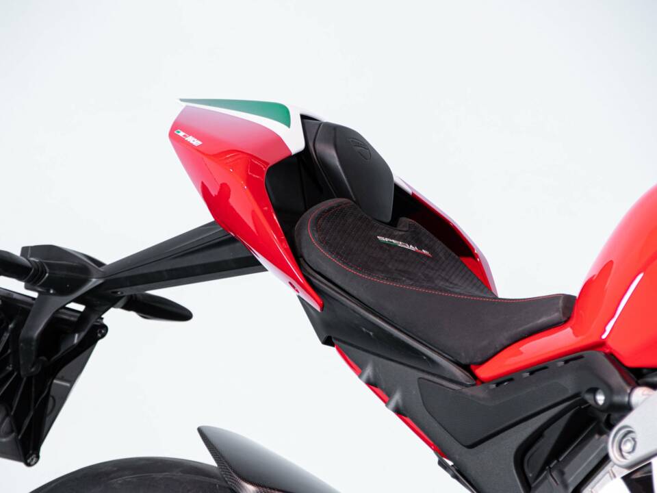 Image 31/50 of Ducati DUMMY (2018)