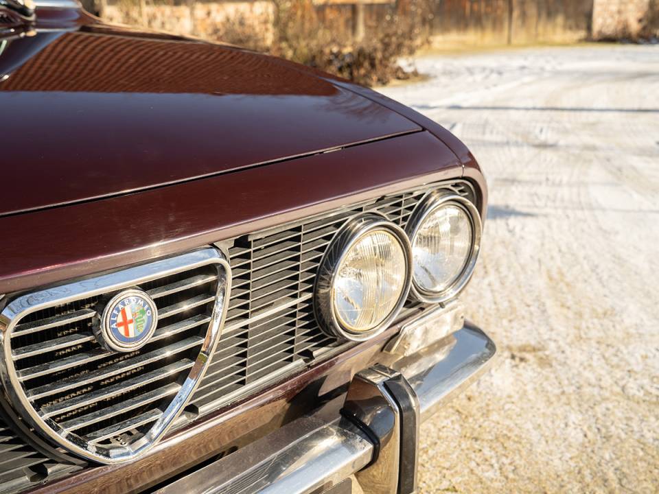 Immagine 12/49 di Alfa Romeo 2000 Berlina (1973)