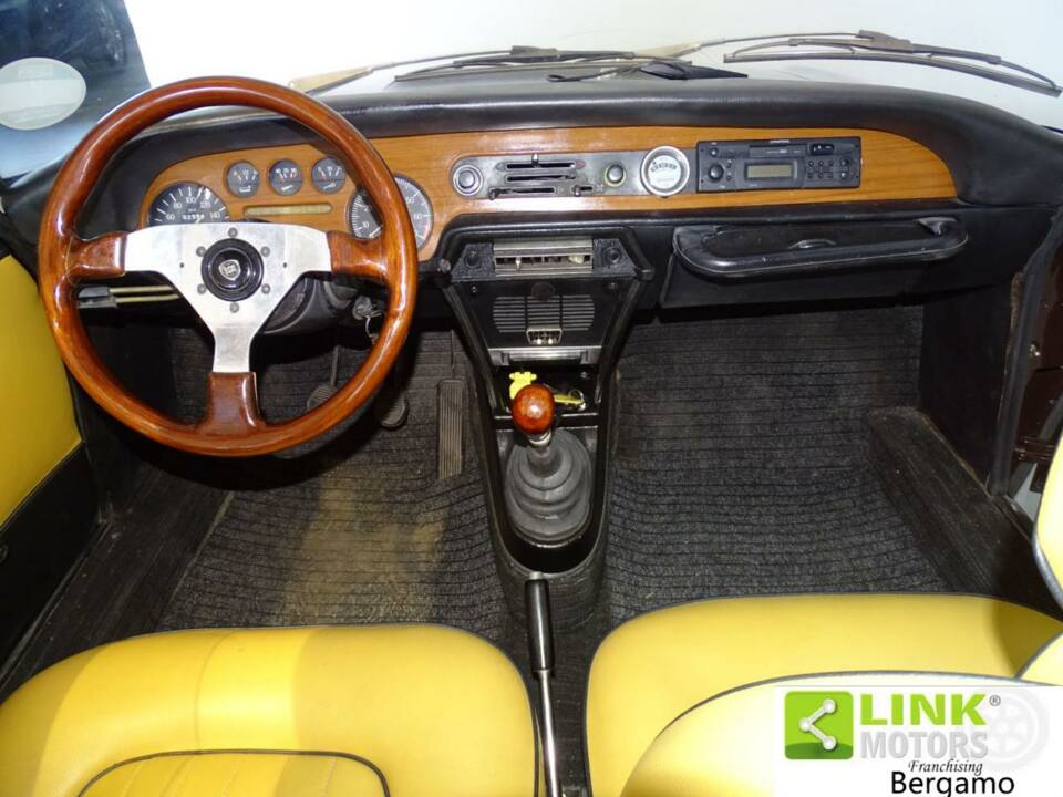 Image 4/10 of Lancia Fulvia 1.3 S (1973)