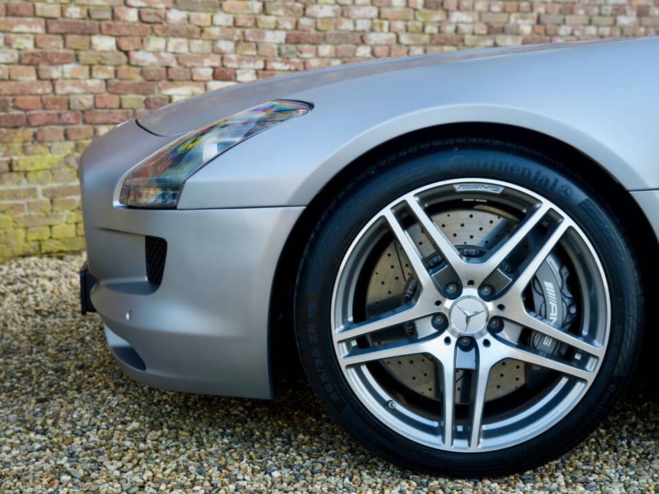 Imagen 41/50 de Mercedes-Benz SLS AMG (2011)