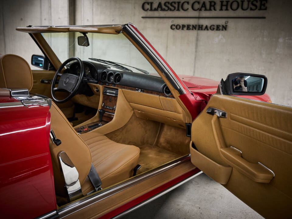 Image 45/89 of Mercedes-Benz 560 SL (1986)