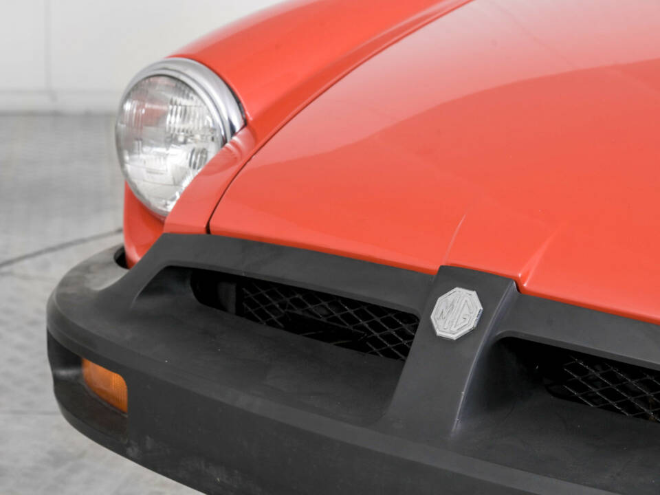 Image 34/50 of MG MGB (1976)